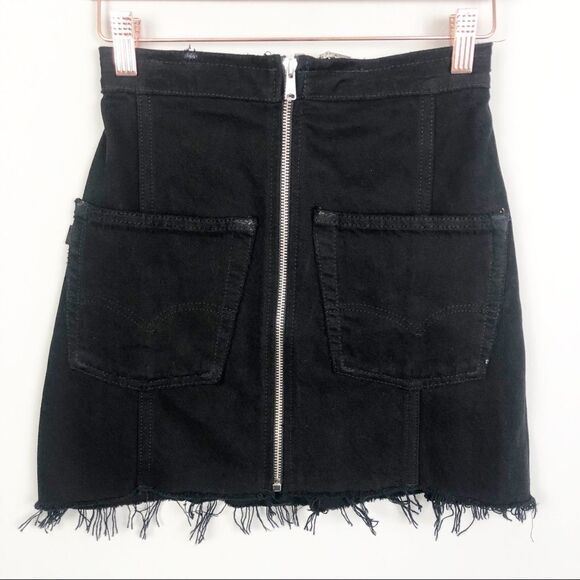 RE/DONE x LEVI’S | Women’s Black Zipper Front Denim Jean Skirt Size XS - Picture 1 of 10